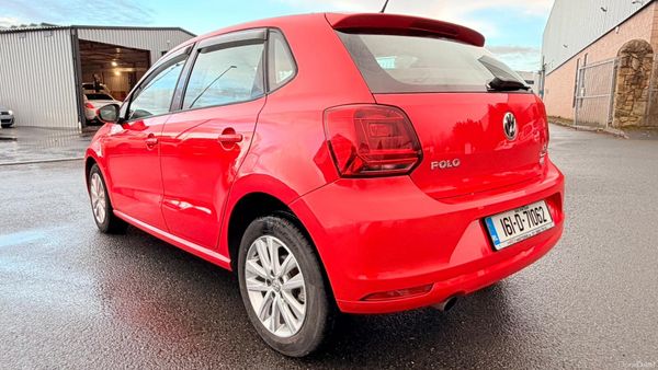 Volkswagen Polo 2016 - Red 379035221