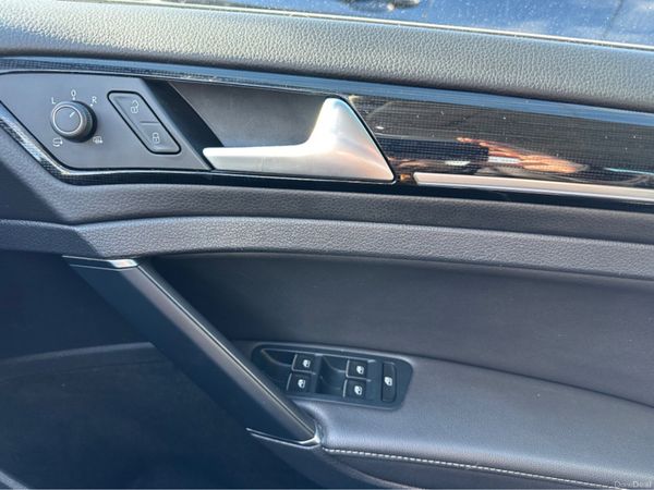 Volkswagen Golf R-LINE 1.5 TSI MANUAL 6SPEED FWD 5 379140509