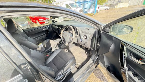 Toyota Auris 1.8 Hybrid 2016 379158881