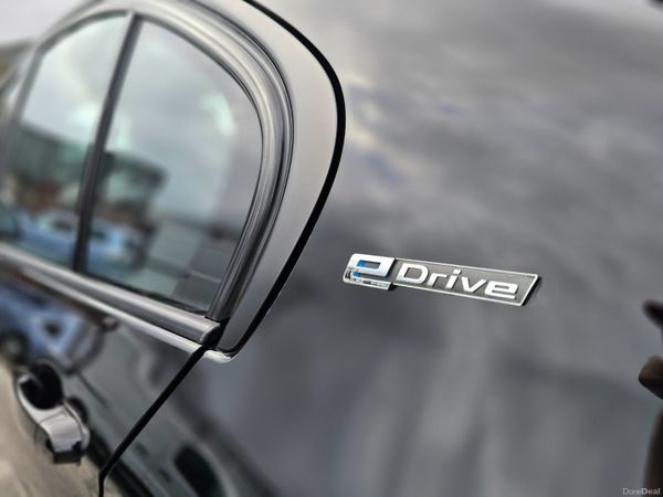 BMW 330E // LOW MILEAGE // 01/27 NCT 379163831