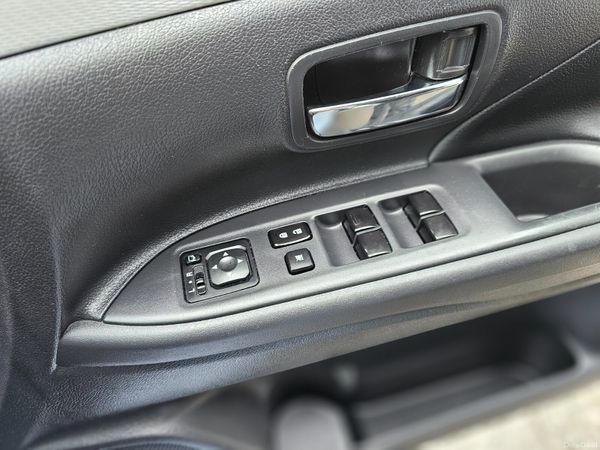 MITSUBISHI OUTLANDER PHEV 4X4 // 12/26 NCT 379165381