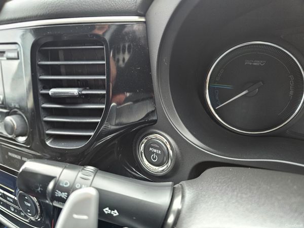 MITSUBISHI OUTLANDER PHEV 4X4 // 12/26 NCT 379165383