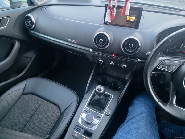 Audi A3 2018 379184609