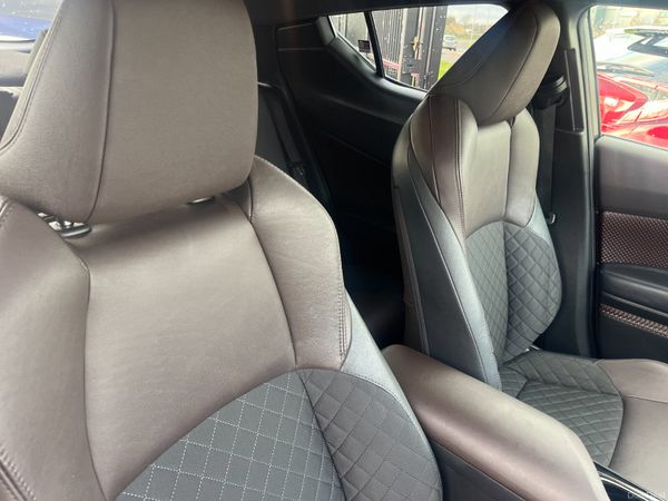 TOYOTA C-HR 2018, 1.8 HYBRID AUTO LOW KM HIGH SPEC 379101915