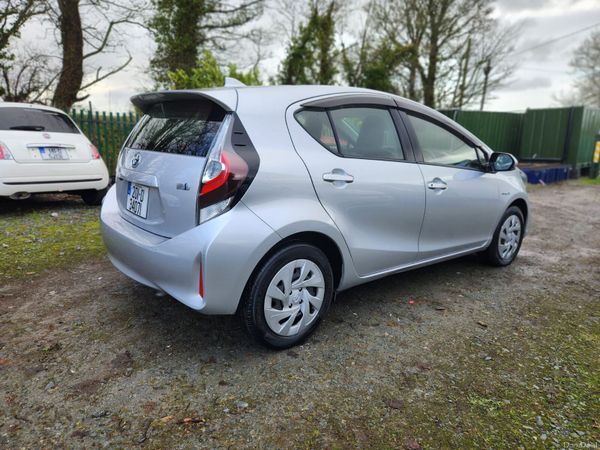 Toyota Aqua 2020 379115311