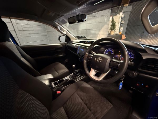 171 Toyota Hilux 2.3D4D 4 Seat Crew Cab  High Spec 379260305