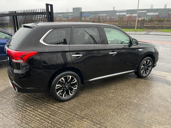 MITSUBISHI OUTLANDER 2017, 2.0 PHEV AUTO LOW KMS 379289409