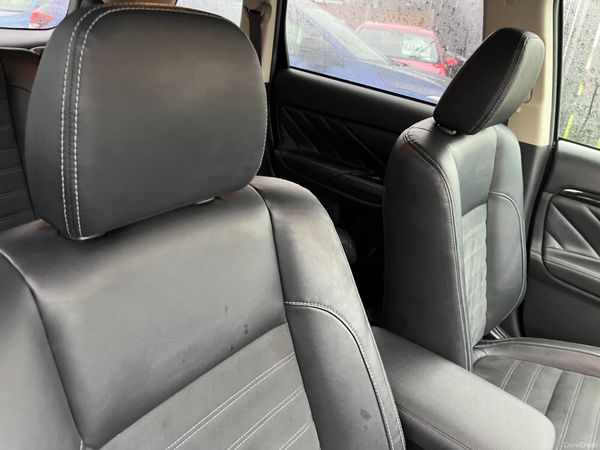 MITSUBISHI OUTLANDER 2017, 2.0 PHEV AUTO LOW KMS 379289433