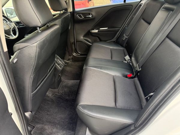 2015 Honda Grace 1.5L Hybrid Automatic 379293159