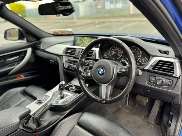 BMW 3-Series 2018 330e Hybrid 379238005