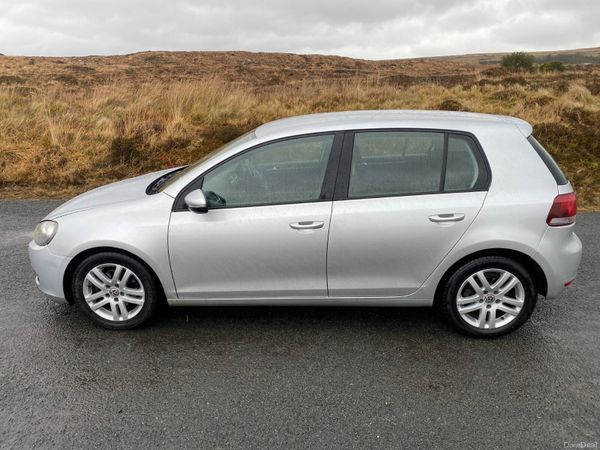 Volkswagen Golf 2010 379351563