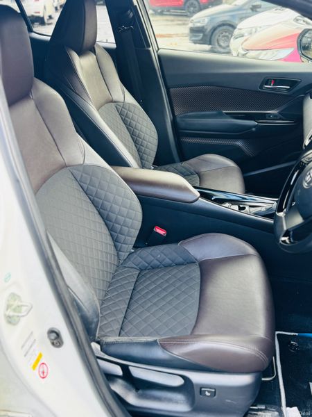 Toyota CHR 1.8 Hybrid High Spec 34000kms 2018 379362631