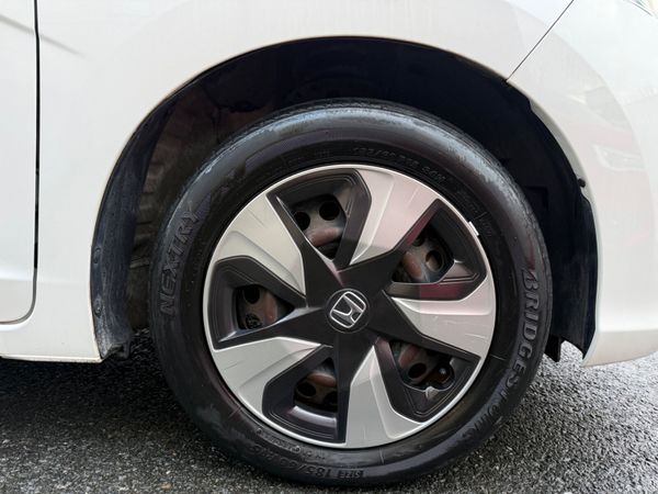 2019 Honda Fit 1.5L Hybrid Automatic 379365307