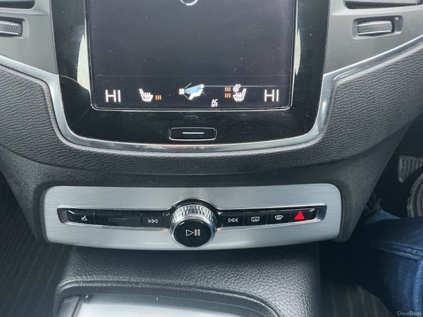 VOLVO XC90 D4 190 BHP AUTO MOMENTUM SPOTLESS 379386833