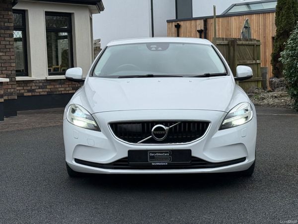 Now Reserved! Immaculate Auto 181 Volvo V40! 379398453