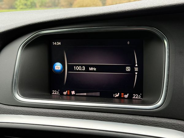 Now Reserved! Immaculate Auto 181 Volvo V40! 379398475