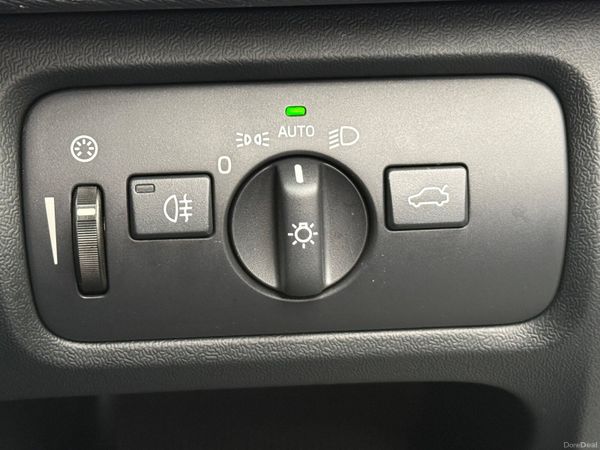 Now Reserved! Immaculate Auto 181 Volvo V40! 379398477