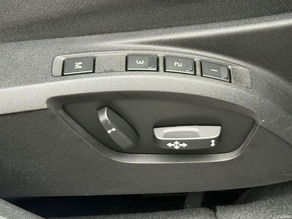 Now Reserved! Immaculate Auto 181 Volvo V40! 379398479