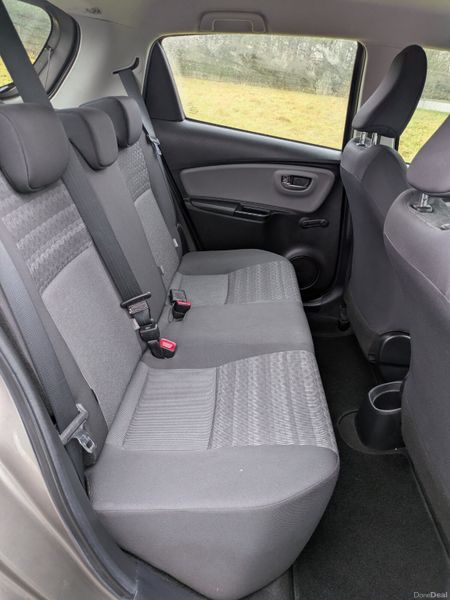 TOYOTA YARIS LUNA/ REVERSE CAMERA /NEW NCT 379306781