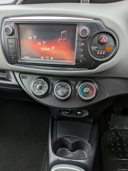 TOYOTA YARIS LUNA/ REVERSE CAMERA /NEW NCT 379307596