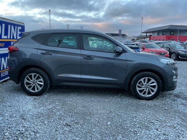 HYUNDAI TUCSON 1.7 EXECUTIVE LOW KMS TOP SPEC 379314485