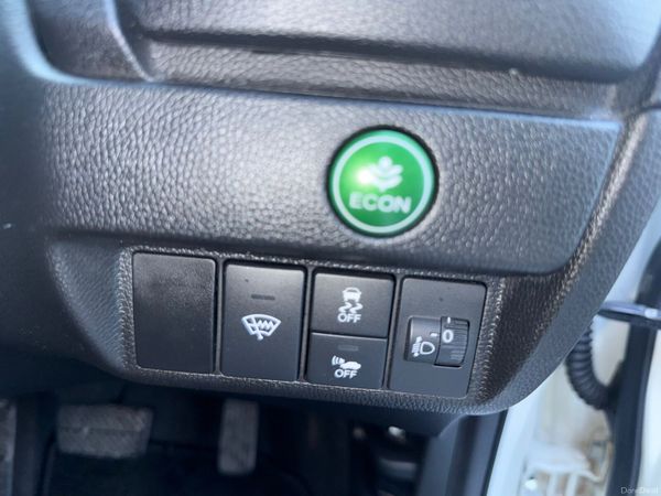 2018 Honda Fit 1.5 Hybrid Automatic 379470901