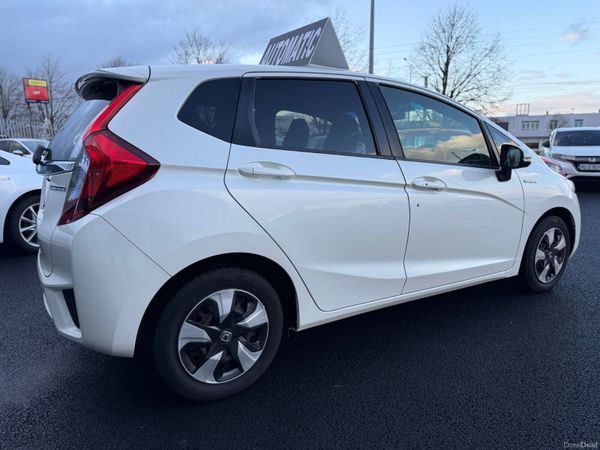 2015 HondaJazz/ Fit 1.5 Hybrid Automatic 379472185