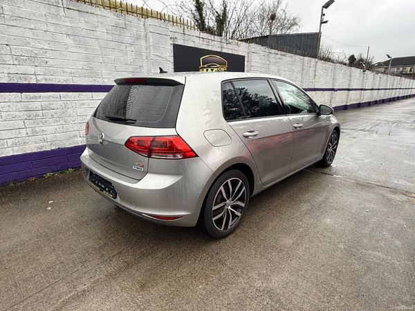 Volkswagen Golf Highline 2014 379484357