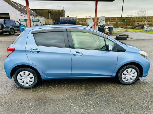 Toyota Vitz 2014 379498669