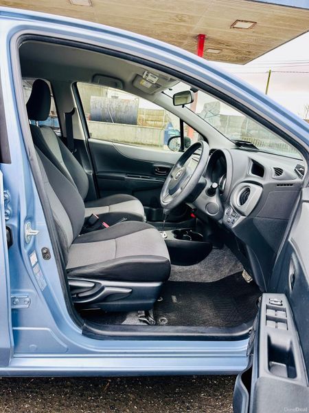 Toyota Vitz 2014 379498675