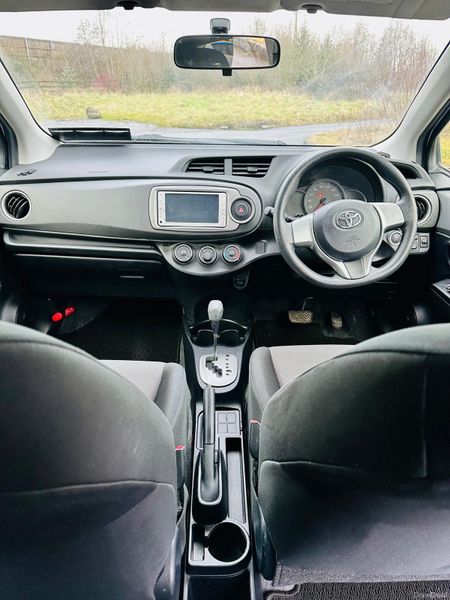 Toyota Vitz 2014 379498687