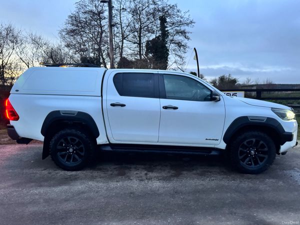 211 Toyota Hilux Invincible X 2.8L LOOK***** 379407315