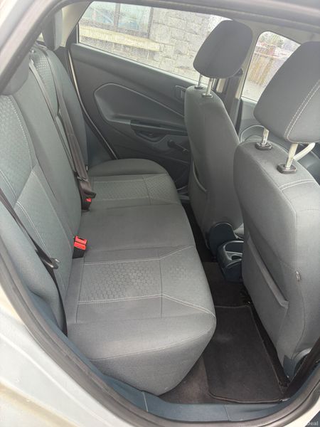 Ford Fiesta 2011 379515749