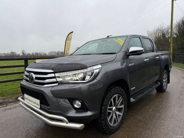 202 Toyota Hilux Invincible Low Miles***** 379665242