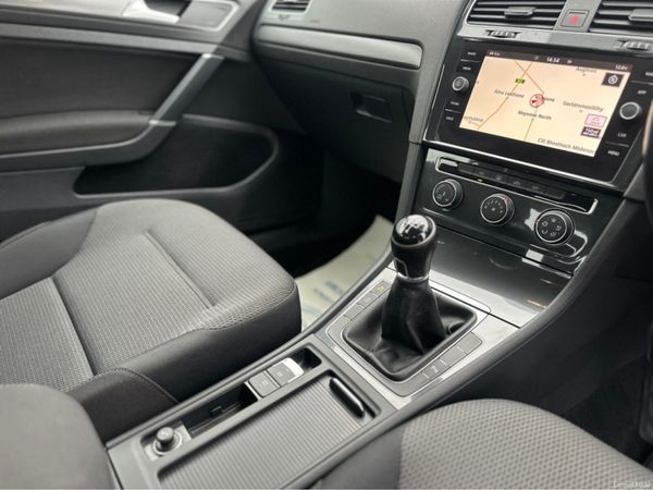 Volkswagen Golf SE NAV TDI 1.6 S 90PS 5DR 379668895