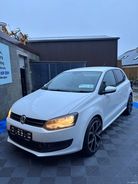 Volkswagen Polo 2014 379680163