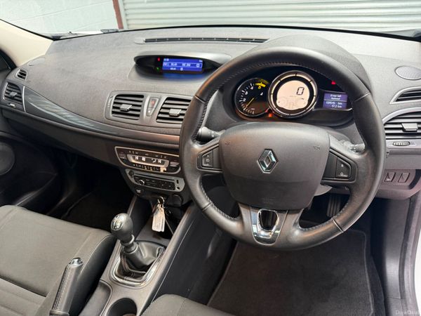 Renault Megane 2015     NEW NCT ! 379699467