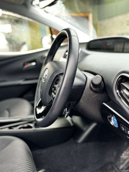 Toyota Prius 1.8 Hybrid Safety Pack 48000kms 2022 379602235