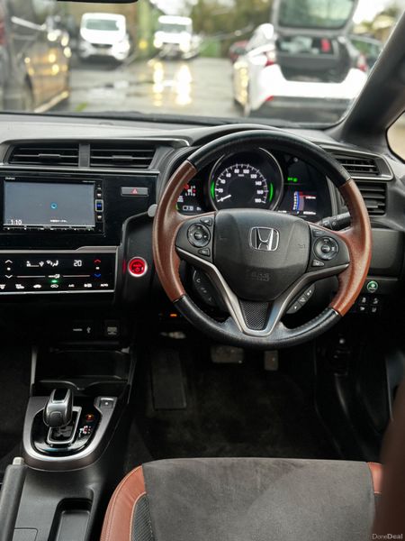 Honda Fit 1.5 Hybrid High Spec 73000kms 2018 379614053