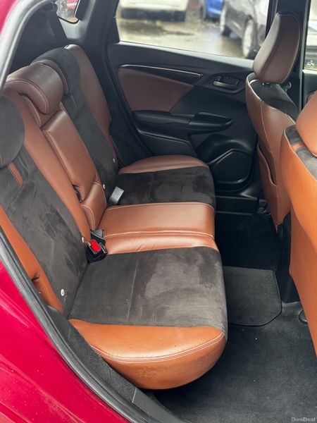 Honda Fit 1.5 Hybrid High Spec 73000kms 2018 379614065