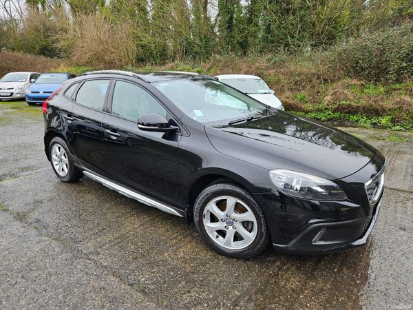 Volvo V40 2015 Cross Country... low mileage 379616394