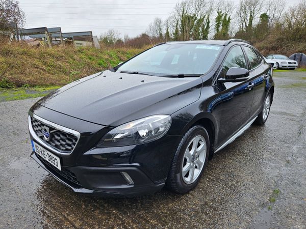 Volvo V40 2015 Cross Country... low mileage 379616637