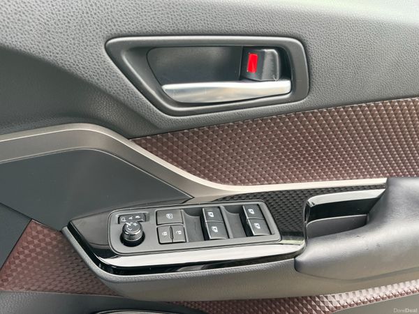 TOYOTA C-HR 2019, 1.8 HYBRID AUTO LOW KM HIGH SPEC 379620851