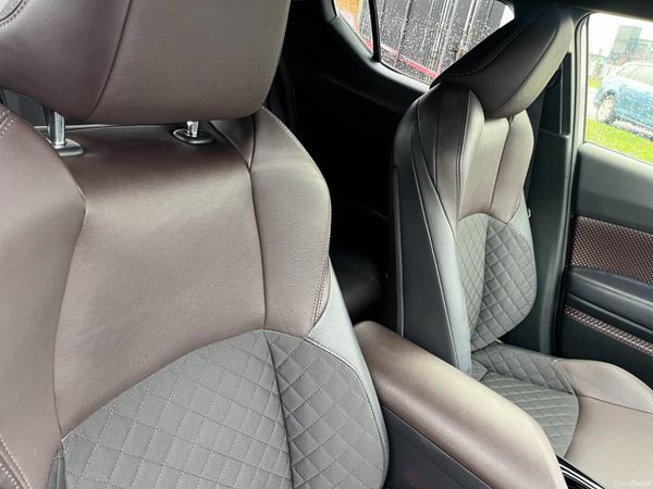 TOYOTA C-HR 2019, 1.8 HYBRID AUTO LOW KM HIGH SPEC 379620871