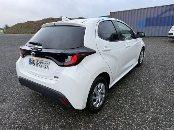 Toyota Yaris 2020 379623351