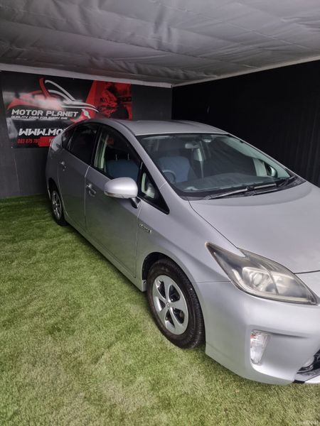 2014 Toyota Prius Automatic 379637595