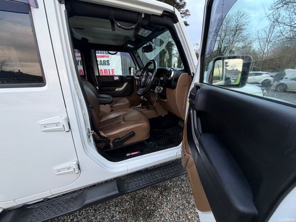 Jeep Wrangler 2014 379747769