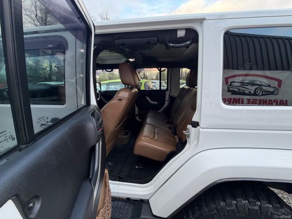 Jeep Wrangler 2014 379747731