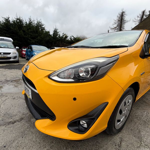 Toyota Aqua 2018 Hybrid 379759769