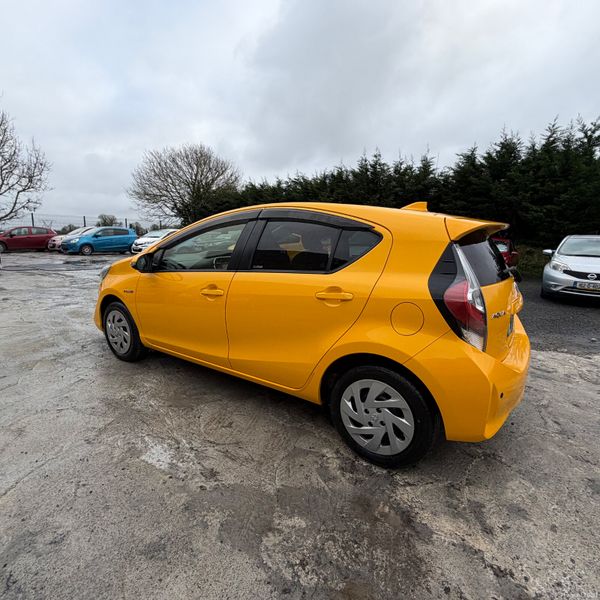 Toyota Aqua 2018 Hybrid 379759771